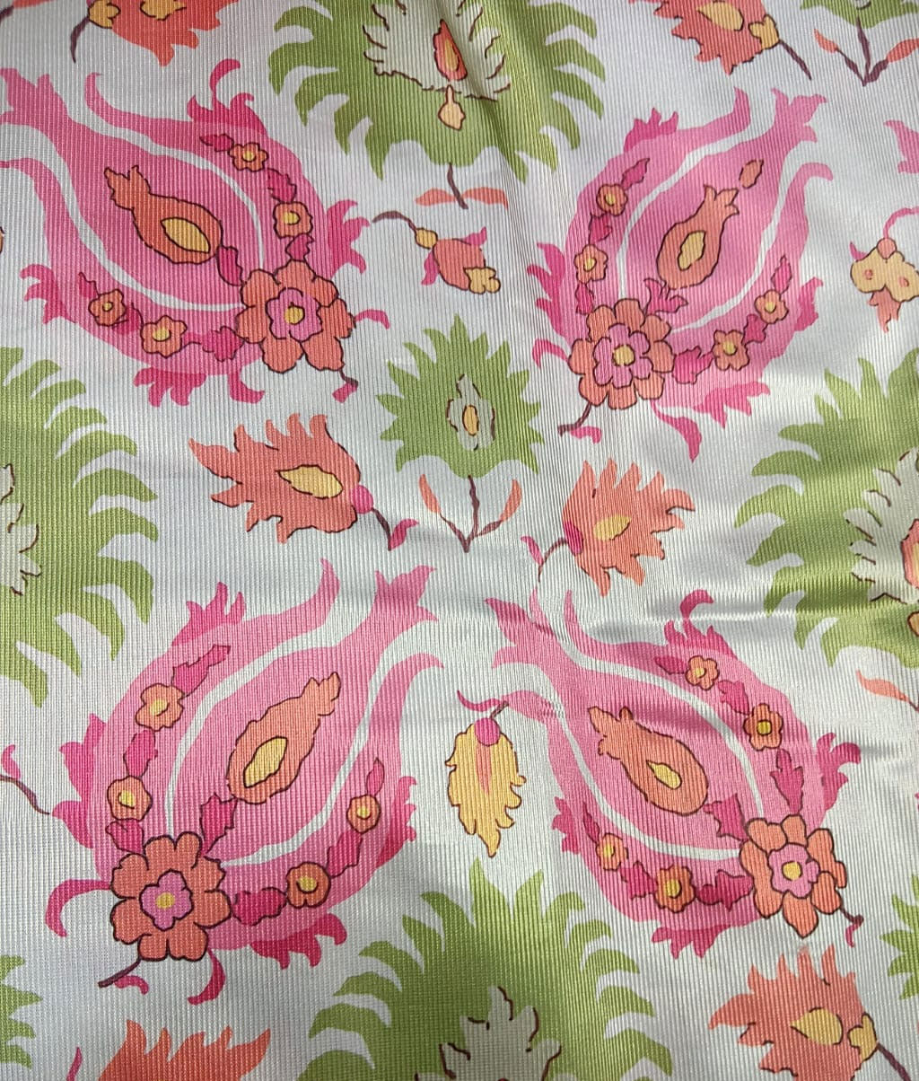 Wrap Prints Fabric – Stylish & Vibrant Decoration Choice